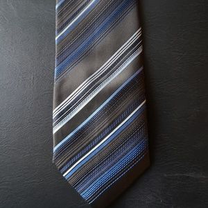 Giorgio Armani men's 100% silk necktie